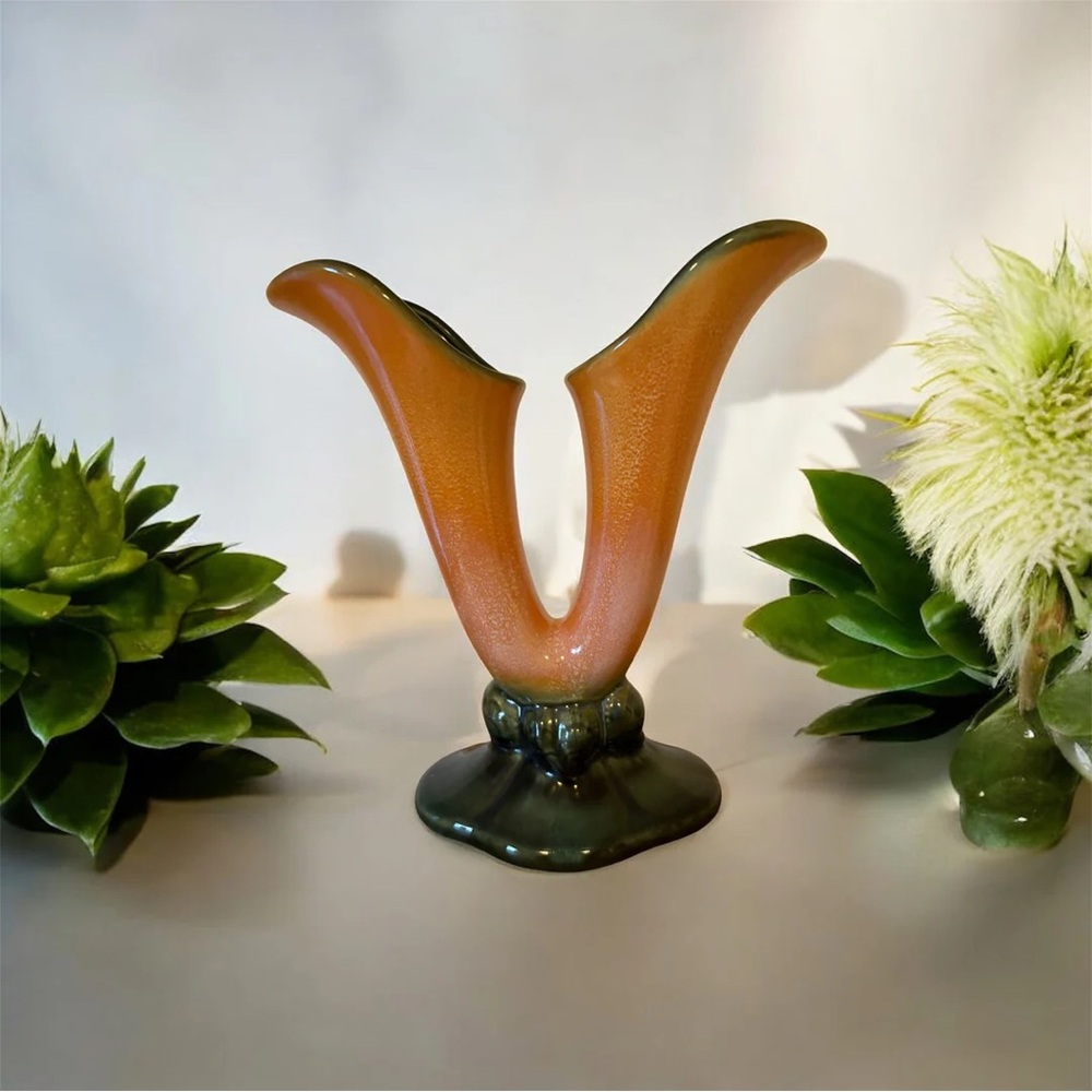 Vintage Medley Double Cornucopia by Hull 9" Vase103 USA